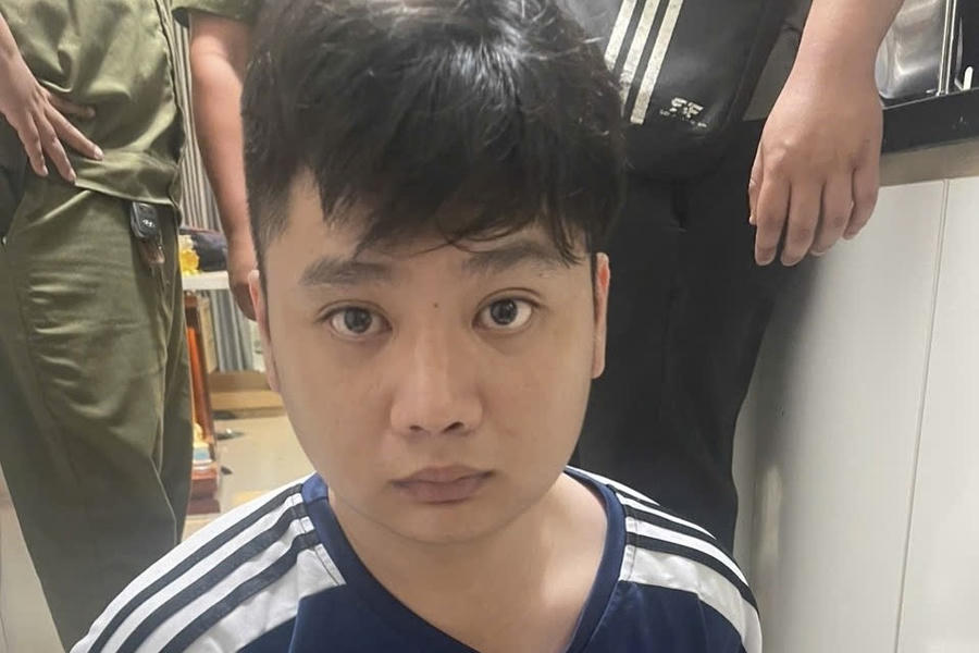 Một trong 3 đối tượng bị bắt.