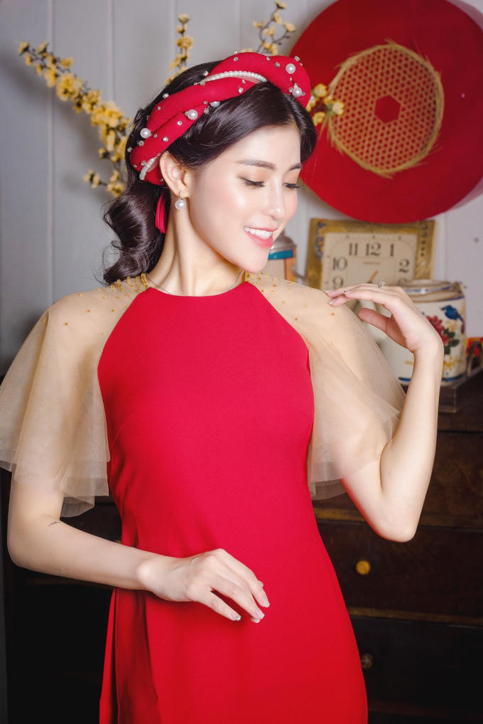 Đặc biệt Ngọc Ánh sẽ diễn tại quê nhà Vĩnh Phúc trong đêm giao thừa, đây là vinh hạnh rất lớn của nữ ca sĩ trong khoảnh khắc chuyển giao đặc biệt này. Sau đó, cả mùa Tết Ngọc Anh sẽ không nhận bất cứ show này để dành hết thời gian cho gia đình của mình. Với một ca sĩ mới thì việc nhận show để để giữ tiếng rất cần thiết nhưng với Ngọc Ánh cô luôn tâm niệm rằng cả năm sẽ hoạt đồng hết công sức nhưng ngày Tết sẽ dành trọn vẹn cho những người mình yêu thương.