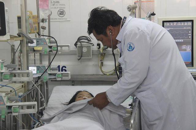 Ngộ độc thuộc diệt cỏ rất nặng là nguyên nhân khiến nữ sinh tử vong