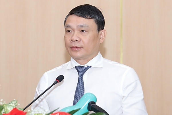 Ông Đặng Khánh Toàn, Bí thư Tỉnh ủy Nam Định phát biểu tại kỳ họp.