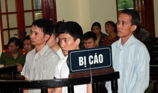 Các bị cáo tại phiên tòa. Ảnh: báo Nghệ An