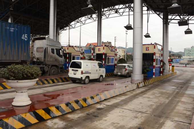 Trạm thu phí BOT Hạ Long- Mông Dương bắt đầu triển khai thu phí thử nghiệm, phát vé không thu tiền từ ngày 29/1.