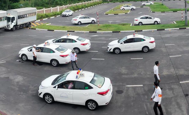 Đào tào, sát hạch lái xe tại một cơ sở sát hạch Hà Nội. Ảnh Báo Dân trí