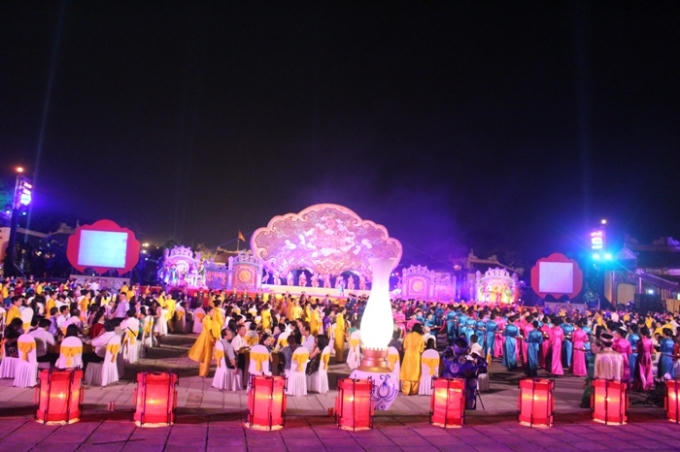 Món ăn cung đình đều do bàn tay tài hoa của những nghệ nhân ẩm thực cung đình chế biến. Đa số những nghệ nhân này đều là con cháu dòng dõi hoàng tộc triều Nguyễn