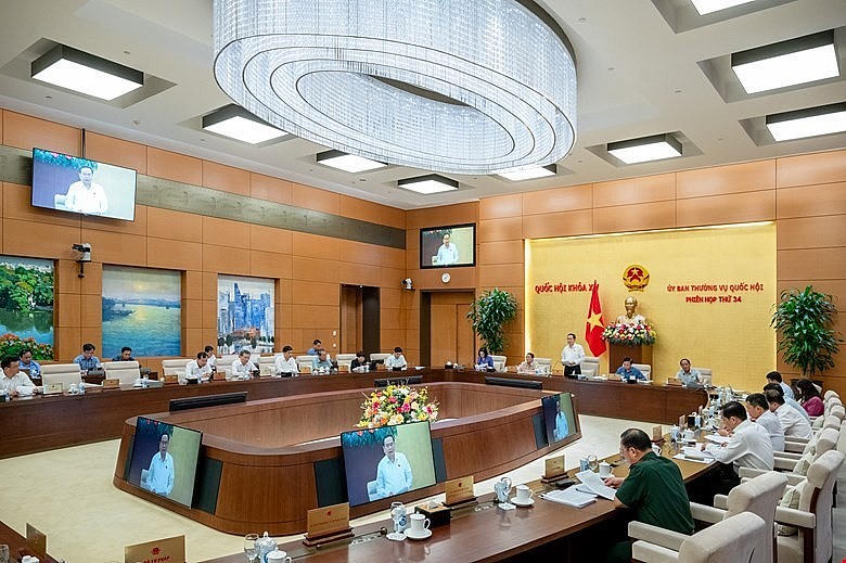 Quang cảnh phiên họp.
