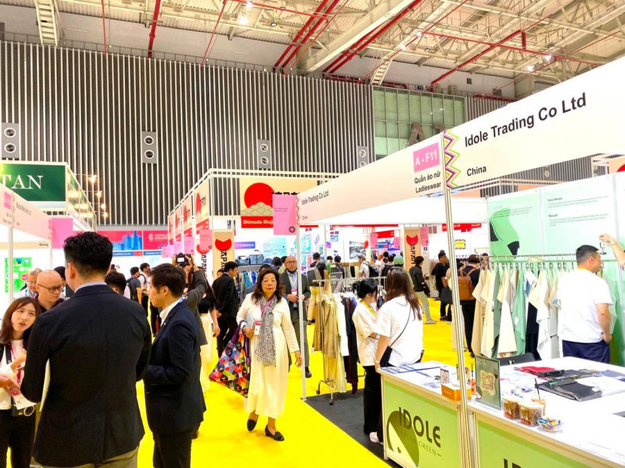 Triển lãm với hơn 500 gian hàng trưng bày chất liệu vải, sợi, máy móc công nghệ ngành dệt may