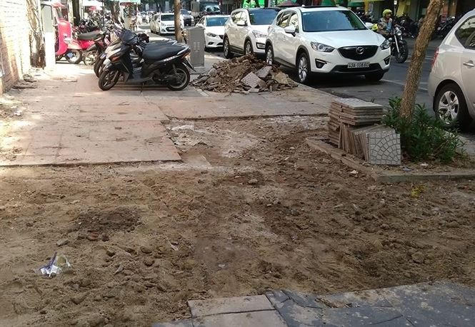 Nhiều tuyến vỉa hè xuống cấp ngay sau thời gian ngắn đưa vào sử dụng.