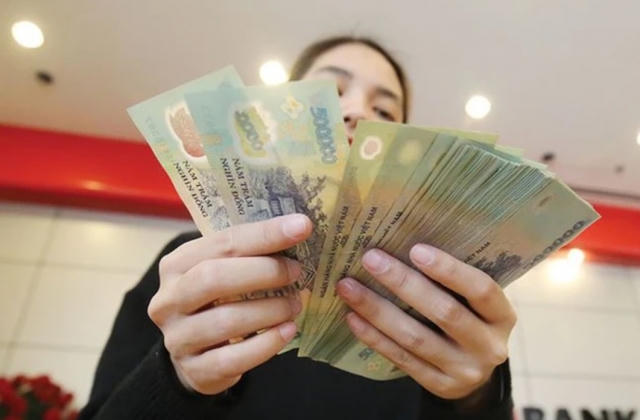 Năm 2023, nhân viên ngân hàng thu nhập cao nhất