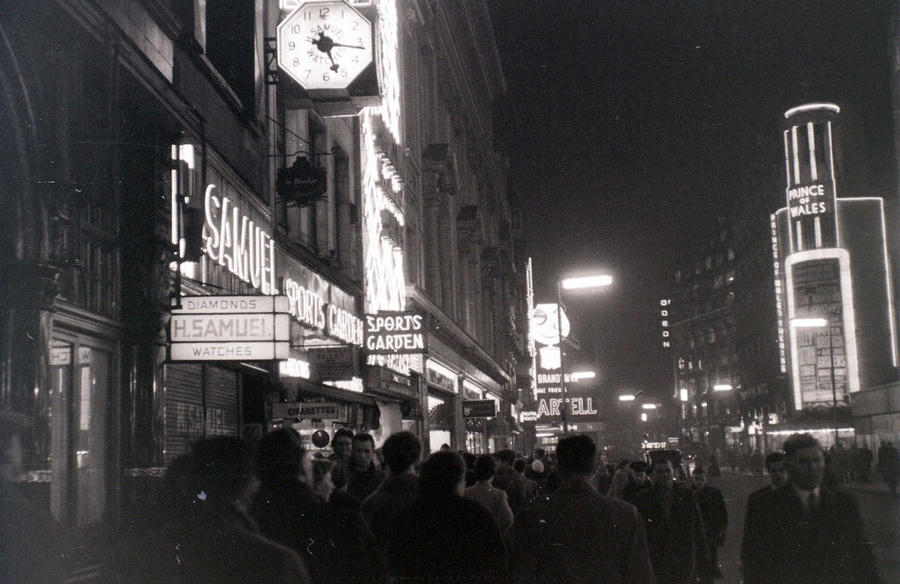 london 70 nam truoc xa hoa, trang le the nao? hinh anh 3