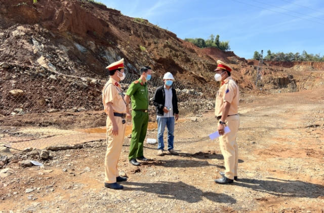 Công tác kiểm tra đảm bảo an toàn giao thông trên Quốc lộ 20