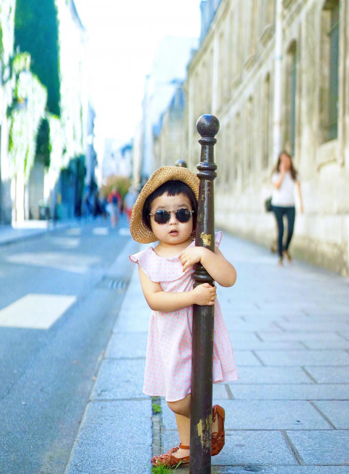 Sốt với loạt ảnh chu du khắp thế giới của c&ocirc; b&eacute; Tiểu Man