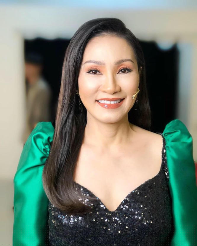 Lộ ảnh nhan sắc 'bốc lửa' của nghệ sĩ Hồng Đào thời trẻ - ảnh 10