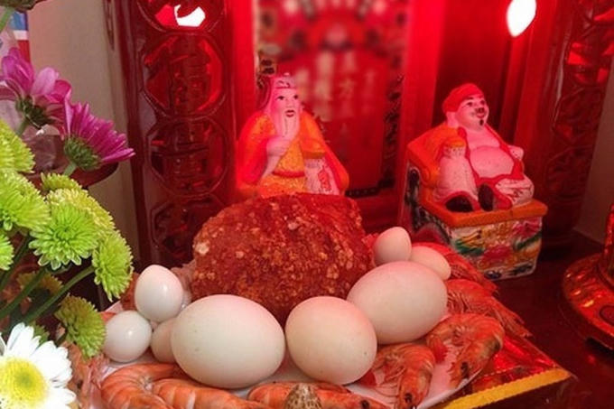 Mâm cỗ cúng vía Thần Tài. Ảnh: T.L