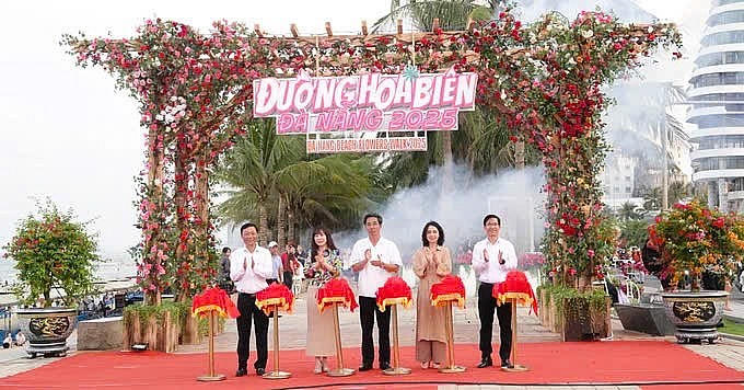 Đà Nẵng đưa Đường hoa biển vào phục vụ người dân, du khách (Ảnh: XUÂN QUỲNH).