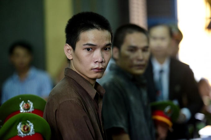 Được chủ tọa gọi lên vành móng ngựa, Vũ Văn Tiến xin tòa tha tội chết vì tham gia trói các nạn nhân trong gia đình ông Lê Văn Mỹ là do Nguyễn Hải Dương ép buộc.