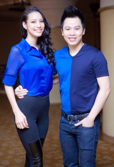 Cô cũng từng đầu quân vào công ty người mẫu Venus do Khắc Tiệp quản lý.