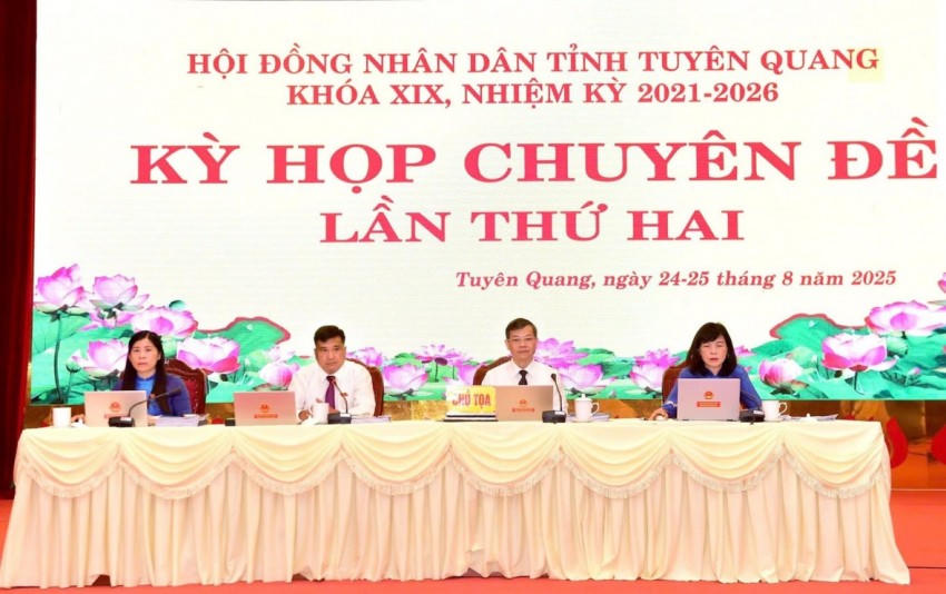 HĐND tỉnh Tuyên Quang khóa XIX, nhiệm kỳ 2021-2026 khai mạc Kỳ họp chuyên đề thứ 2. (Ảnh: Ngọc Hưng).