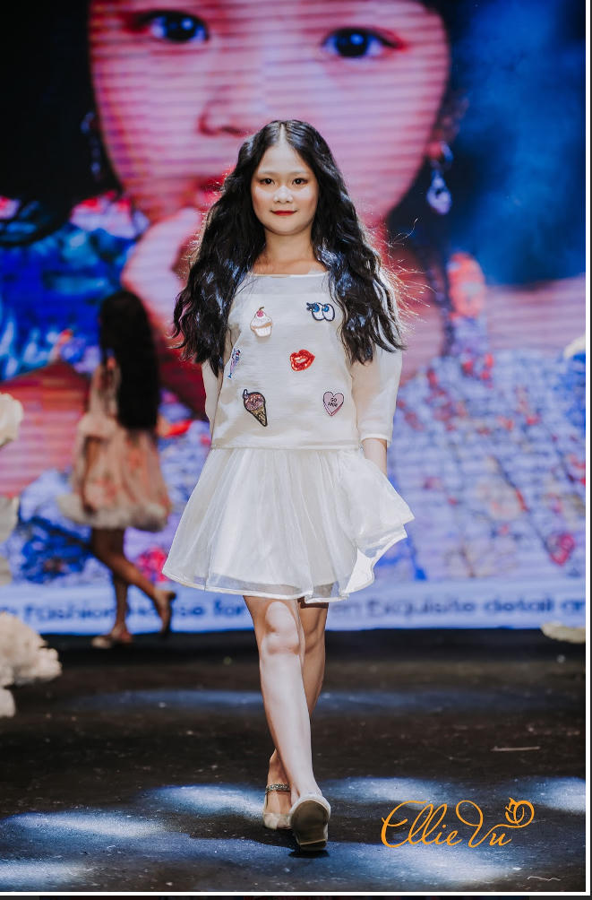 Hà Thiên Trang đầy cá tính khi trình diễn bộ cánh mang phong cách Moxie dành riêng cho teen.