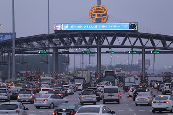 Trạm thu phí BOT Pháp Vân - Cầu Giẽ. Ảnh VOV.