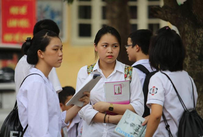 Thí sinh tại một kỳ thi tuyển vào lớp 10 ở Hà Nội