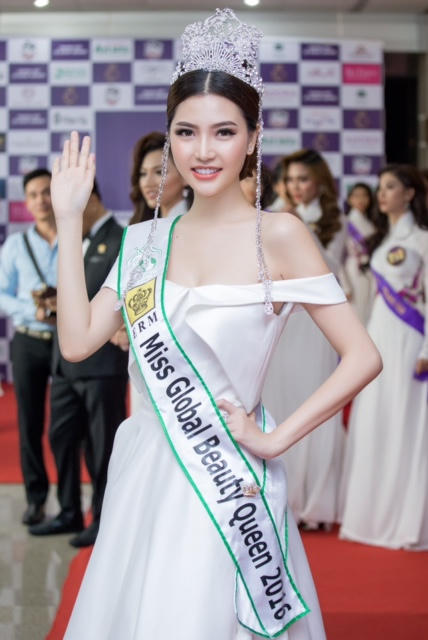 Nữ hoàng sắc đẹp toàn cầu Ngọc Duyên cũng tham gia sự kiện.