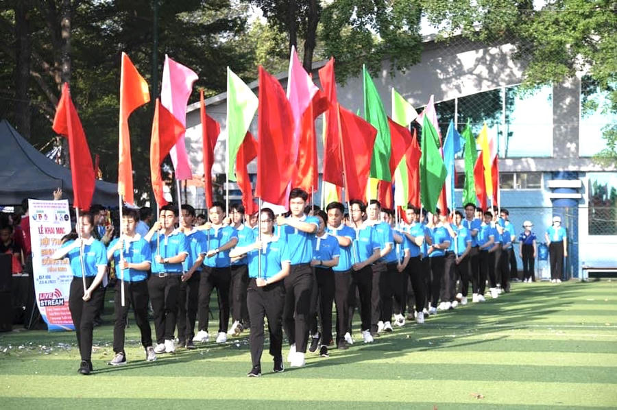 Hội thao với sự tham gia của hơn 1.000 vận động viên, sinh viên đến từ các trường đại học, cao đẳng trên địa bàn tỉnh.