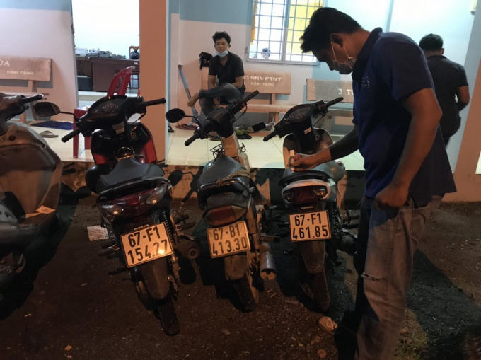 Tang vật xe mô tô tại hiện trường