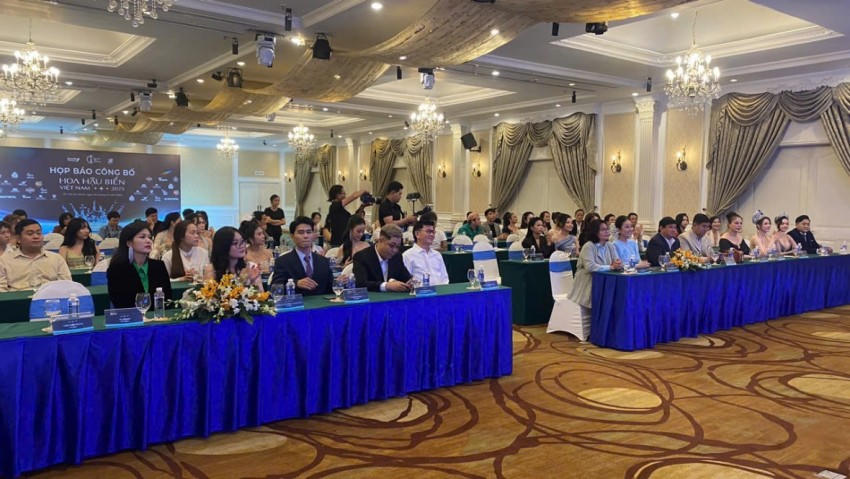 Các đại biểu tham dự buổi họp báo.
					
				
			
			Các đại biểu tham dự buổi họp báo.