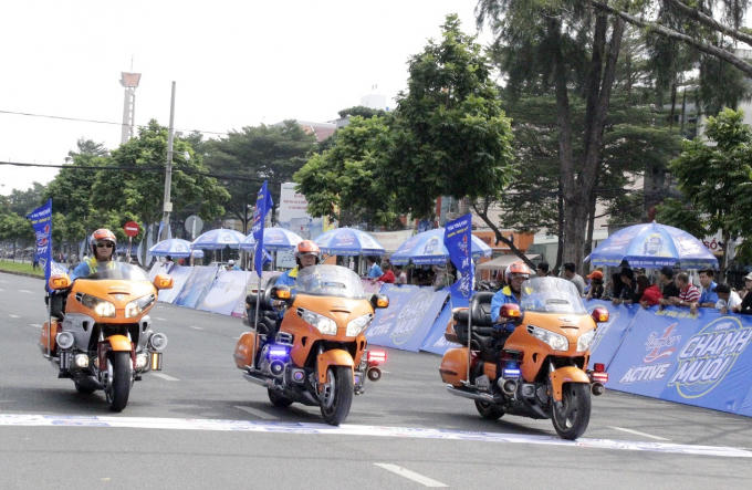 Nước uống vận động Number 1 Active Chanh Muối là nhà tài trợ của Giải.