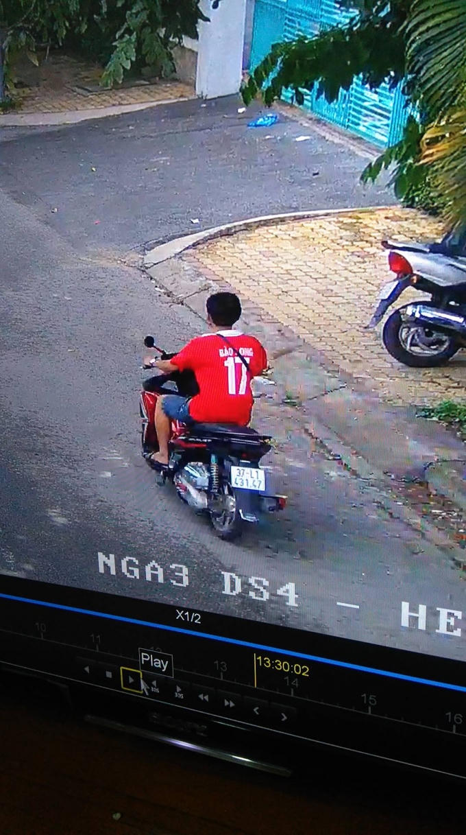 Tên trộm mặc chiếc áo số 17