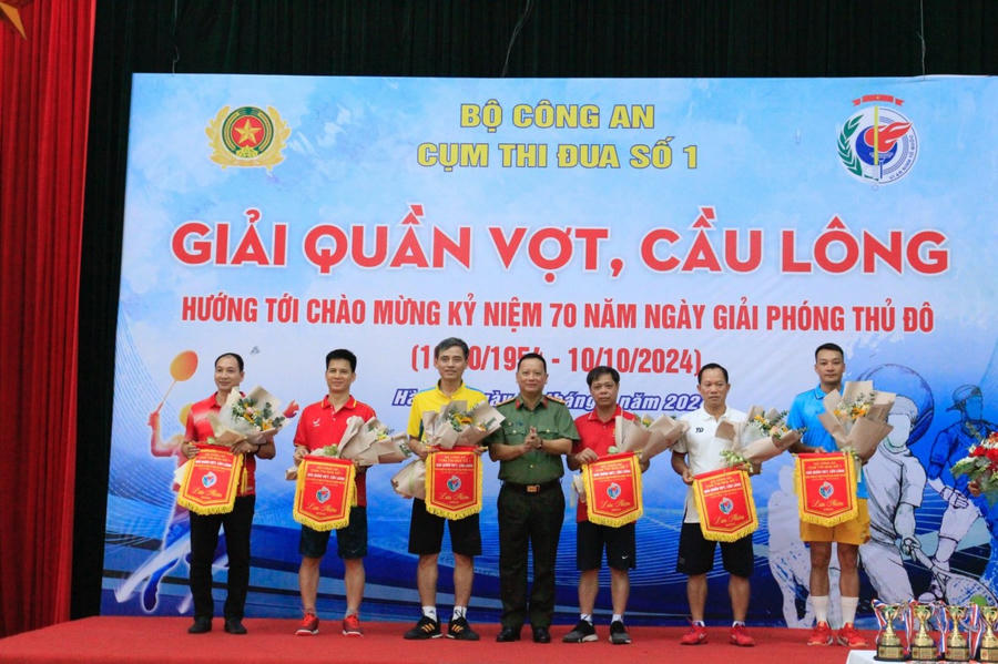 Cụm thi đua số 1 đã tổ chức giao hữu thể thao với 02 môn thi đấu là Quần vợt và Cầu lông.