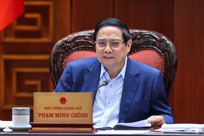 Thủ tướng Chính phủ Phạm Minh Chính yêu cầu, để chống sạt lở, ngập úng, hạn hán, xâm nhập mặn ở ĐBSCL cần có giải pháp "thuận thiên".