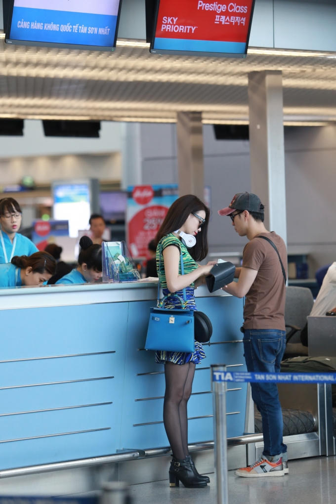 MC Anh Quân và Trà Ngọc Hằng lên đường sang Hàn Quốc tham gia sự kiện cùng nhóm 4 Minute