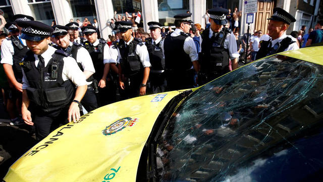 Chiếc xe cứu thương đã phải tạm ngưng sử dụng để đem đi sửa chữa.