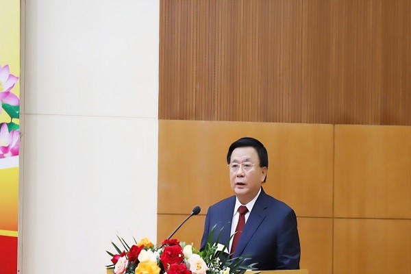 GS.TS Nguyễn Xuân Thắng, Ủy viên Bộ Chính trị, Giám đốc Học viện Chính trị quốc gia Hồ Chí Minh, Chủ tịch Hội đồng Lý luận Trung ương phát biểu tại hội thảo.
