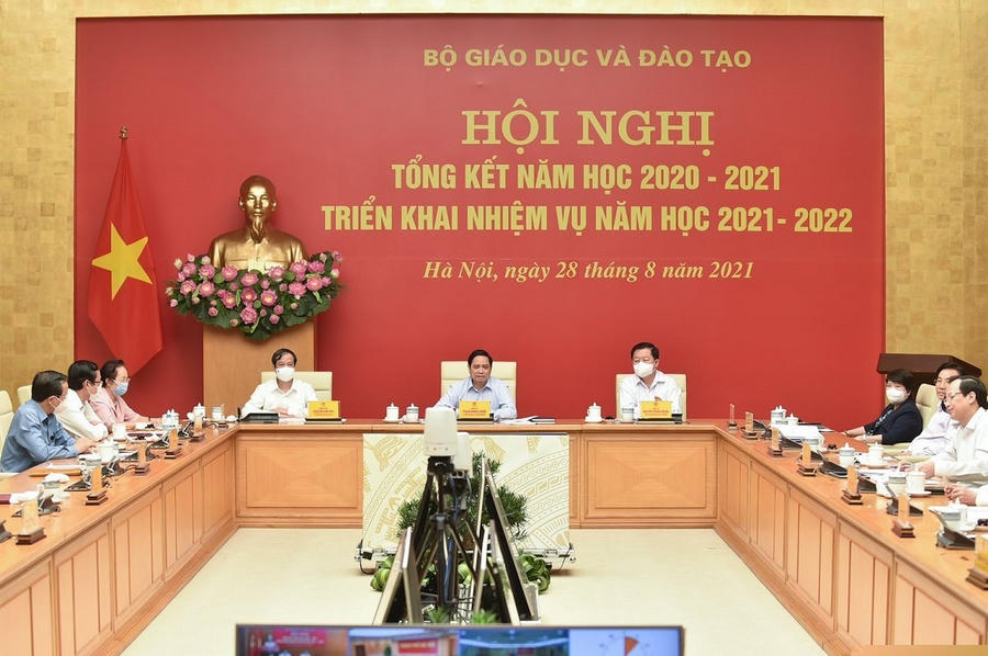 Thủ tướng Phạm Minh Chính chủ trì và phát biểu tại hội nghị toàn quốc Tổng kết năm học 2020-2021 và Triển khai nhiệm vụ năm học 2021-2022 do Bộ GD-ĐT tổ chức ngày 28/8.