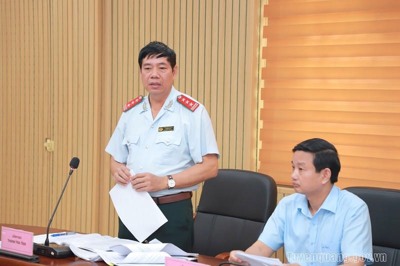 Lãnh đạo Thanh tra tỉnh báo cáo quá trình giải quyết kiến nghị của công dân theo thẩm quyền.