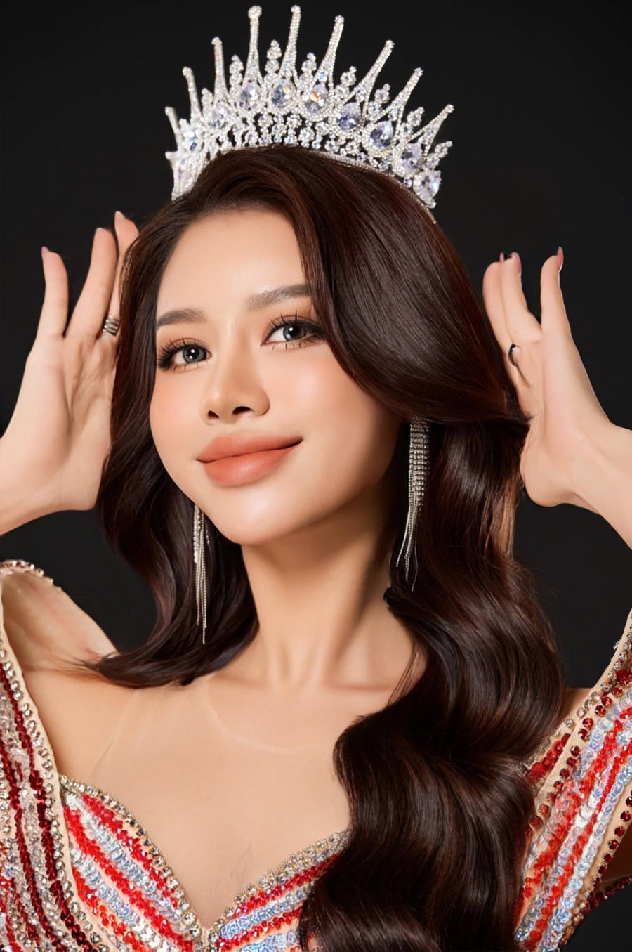 Nhan sắc ngọt ngào của “ngọc nữ” Bùi Thị Huyền khiến cộng đồng mạng phát sốt.