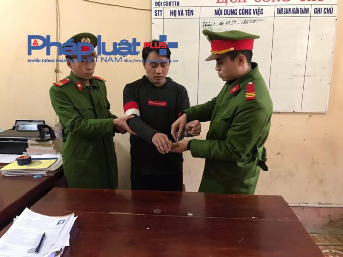 Đối tượng Sình Mí Già tại cơ quan điều tra.