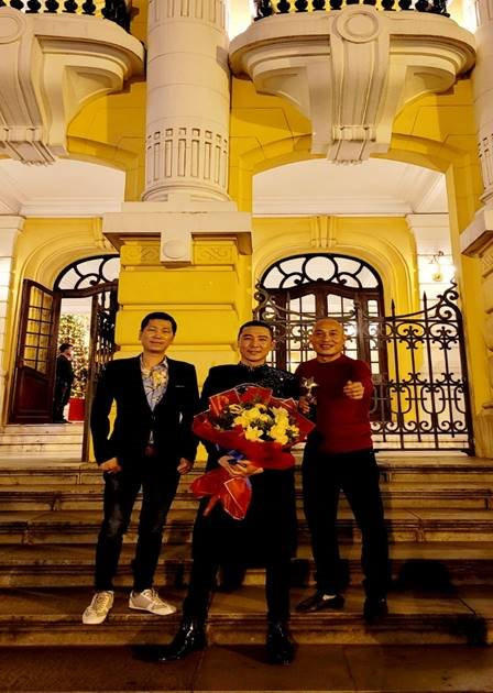 1CF9B858-64C0-47ED-8489-7B51A3C89DE1.