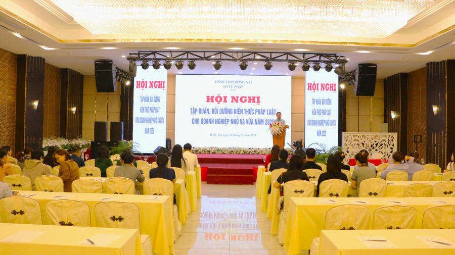 Toàn cảnh hội nghi