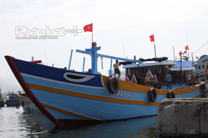 Tàu câu lươn đóng mới trị giá gần 11 tỷ đồng của ngư dân Đà Nẵng.