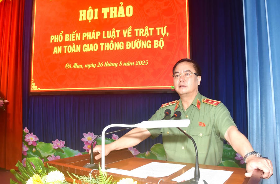 Trung tướng, PGS.TS Phạm Công Nguyên - Cục trưởng Cục Pháp chế và cải cách hành chính, tư pháp (Bộ Công an) phát biểu khai mạc Hội thảo.