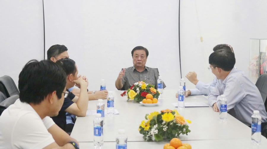 Phó Chủ tịch Quốc hội Lê Minh Hoan đề nghị các doanh nghiệp chủ động xây dựng chiến lược thích ứng với xu hướng mới, mạnh dạn đổi mới sáng tạo, ứng dụng khoa học công nghệ