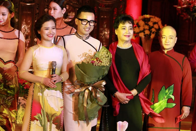 NSƯT Thanh Tú trong " Hoa Cát Tường "