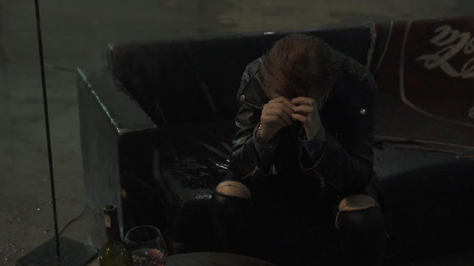 Vicky Nhung thức trắng đêm dầm mưa, run rẩy cả đêm vì MV mới