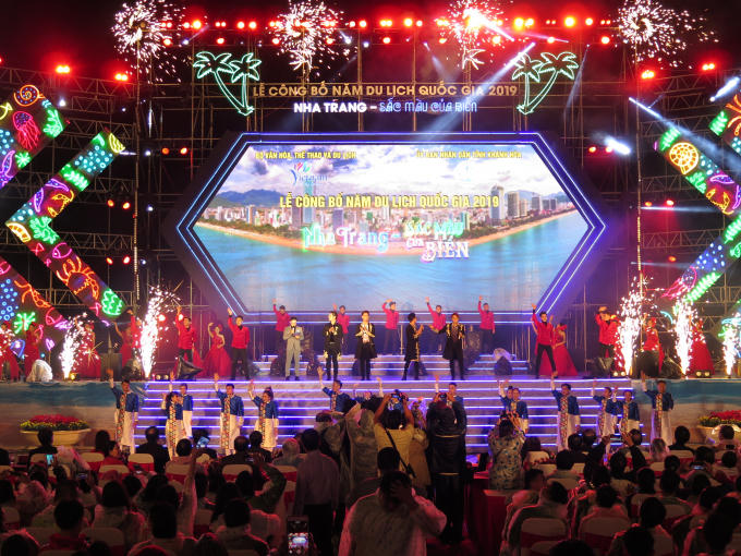 Lễ Công bố Năm Du lịch Quốc gia có sự tham gia của nhiều nghệ sĩ, ca sĩ, các đoàn múa nghệ thuật nổi tiếng