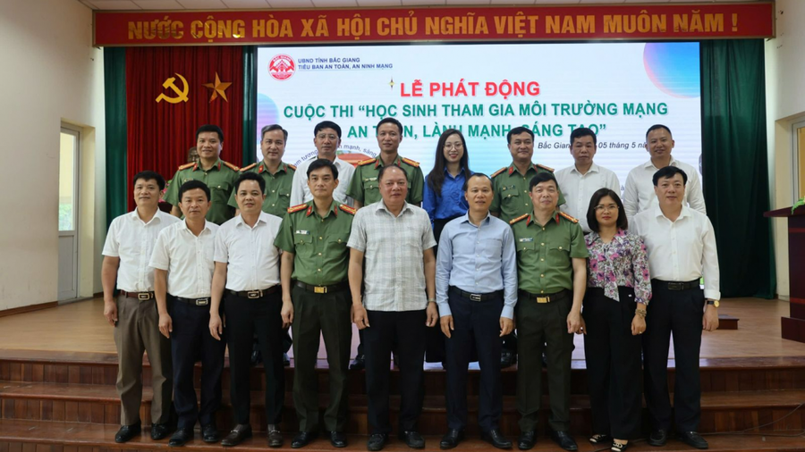 Các đại biểu tham dự buổi Lễ.