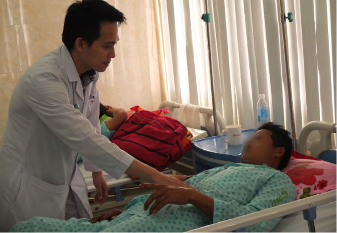Người bệnh được chăm sóc tại khoa nam học BV Bình Dân