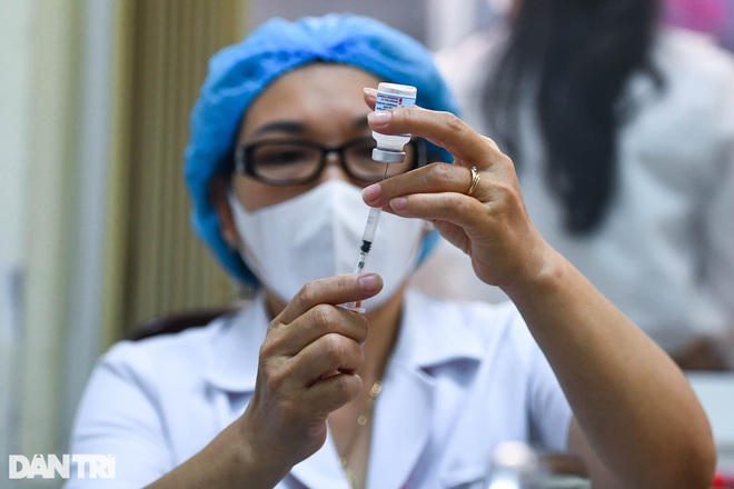 Tiêm phòng vắc xin Covid-19 (Ảnh minh họa).